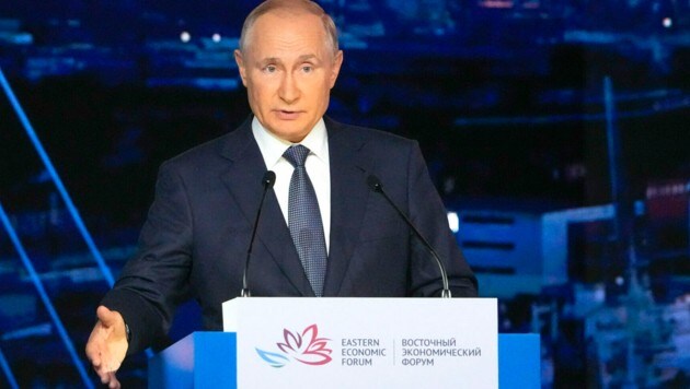 Der russische Präsident Wladimir Putin lässt an der Grenze zu China eine neue Stadt namens Sputnik errichten. (Bild: AP)