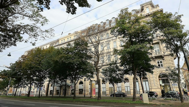 Eines der prägenden historischen Gebäude auf der Wiener Ringstraße: das Hotel de France (Bild: Peter Tomschi)