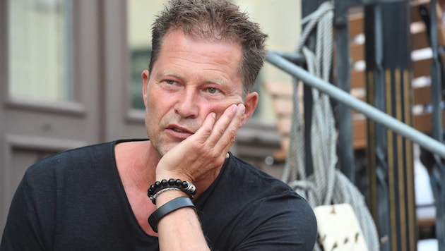 Til Schweiger rahat bir nefes alabilir: aktör sepsis dramından sonra iyileşme yolunda ilerliyor. (Bild: Stefan Sauer / dpa / picturedesk.com)