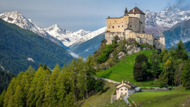 Schloss Tarasp im Unterengadin im Schweizer Kanton Graubünden (Bild: ©Chris - stock.adobe.com)
