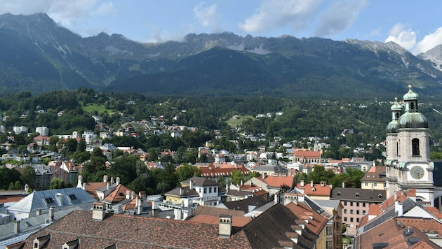 Mehr als 30.000 Studenten sind in Innsbruck beheimatet - viele bestimmen die Geschicke der Stadt bei der Wahl mit. (Bild: Manuel Schwaiger)