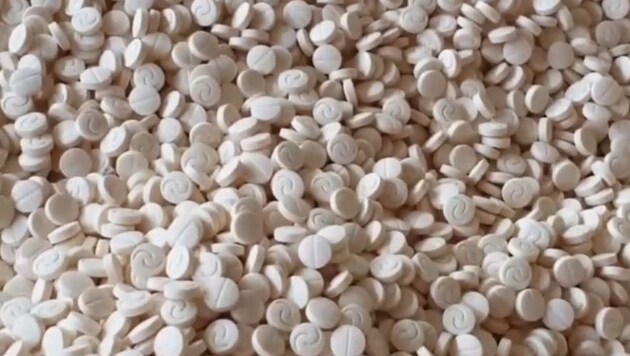 Die Bande handelte laut Anklage mit Millionen Captagon-Tabletten. (Bild: AFP)