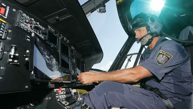 Einsatzpilot Helmut Metzler beim Start der Libelle Tirol. (Bild: Birbaumer Christof)