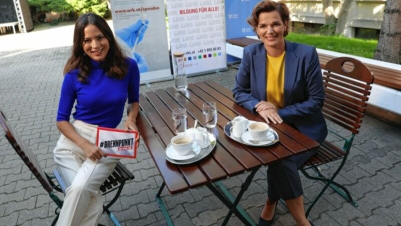 Rendi-Wagner (re.) und Katia Wagner (Bild: Jöchl Martin)