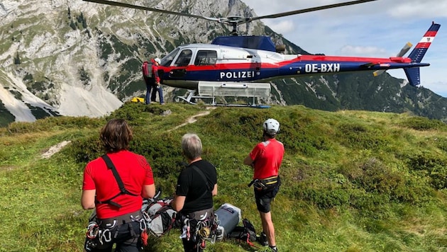 Auch der Polizeihubschrauber stand im Einsatz. (Bild: ZOOM.TIROL)