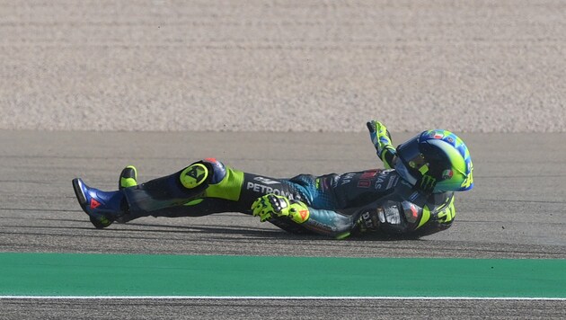 Valentino Rossi am Boden. (Bild: AFP)