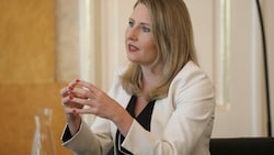 Frauen- und Integrationsministerin Susanne Raab (ÖVP) ist aus der Babypause zurück. (Bild: Jöchl Martin)