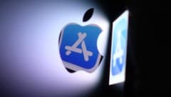 Der US-Konzern soll Brüssel zufolge mit seinem App Store gegen Wettbewerbsregeln  verstoßen. (Bild: AFP)