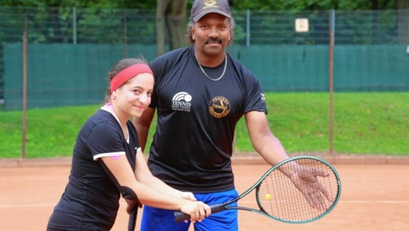 Caroline Athanasiadis und Trainer Pravesh (Bild: Zwefo)