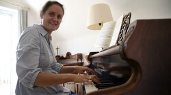 Schwanger, ungeimpft und beim Adventsingen ausgebootet: Musikerin Simone Vierlinger (Bild: Tröster Andreas)