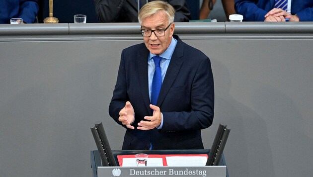 Dietmar Bartsch ist einer von zwei Vorsitzenden der Bundestagsfraktion der deutschen Linkspartei. (Bild: AFP)