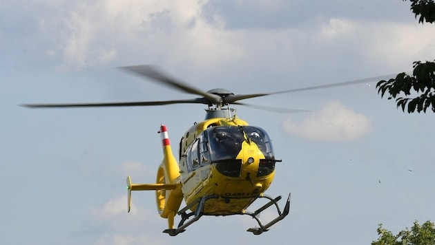 Der Verletzte wurde per Hubschrauber zum LKH Graz geflogen (Symbolbild) (Bild: P. Huber)
