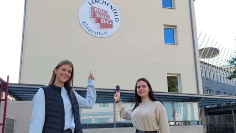 Elena & Julia drücken im Lerchenfeld-Gymnasium die Schulbank. (Bild: Tragner Christian)