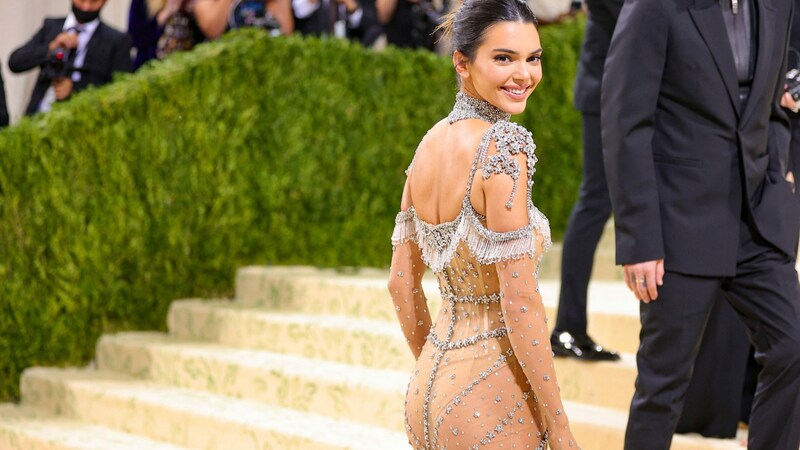 Kendall Jenner sah in ihrem Givenchy-Kleid bezaubernd schön aus. (Bild: 2021 Getty Images)