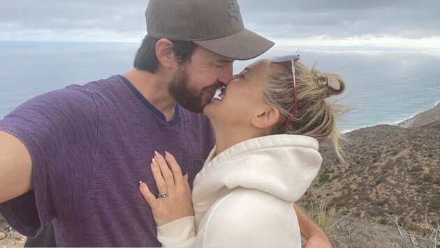 Kate Hudson macht auf Instagram ihre Verlobung mit Danny Fujikawa öffentlich. (Bild: instagram.com/katehudson)