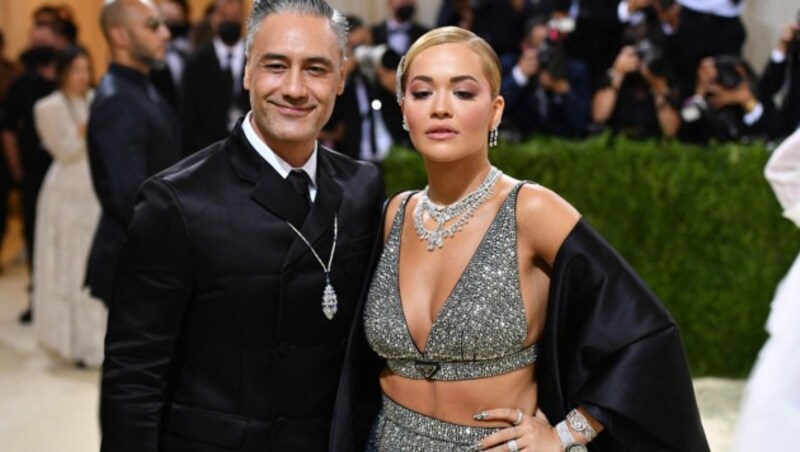 Rita Ora und Taika Waititi (Bild: AFP)