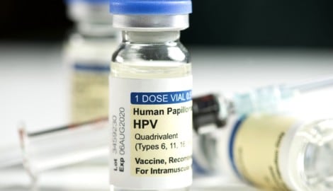 Die HPV-Impfung schützt sowohl Frauen als auch Männer vor mehreren Krebsarten (Symbolbild).