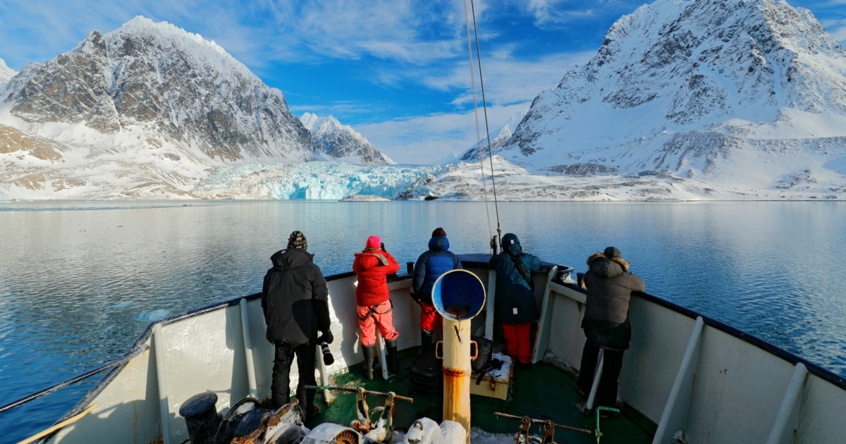 540 ships per season – Antarctic tourism affects the melting of ice