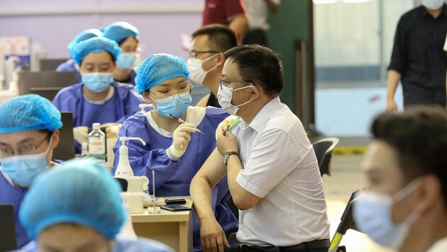 Ein Impfzentrum im chinesischen Nantong (Bild: AFP)