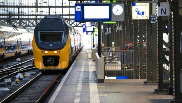 Der Hauptbahnhof in Amsterdam (Archivbild) (Bild: AFP)