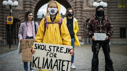 Archivaufnahme aus dem Jahr 2020: Greta Thunberg vor dem schwedischen Parlament (Bild: APA/AFP/Jonathan NACKSTRAND)
