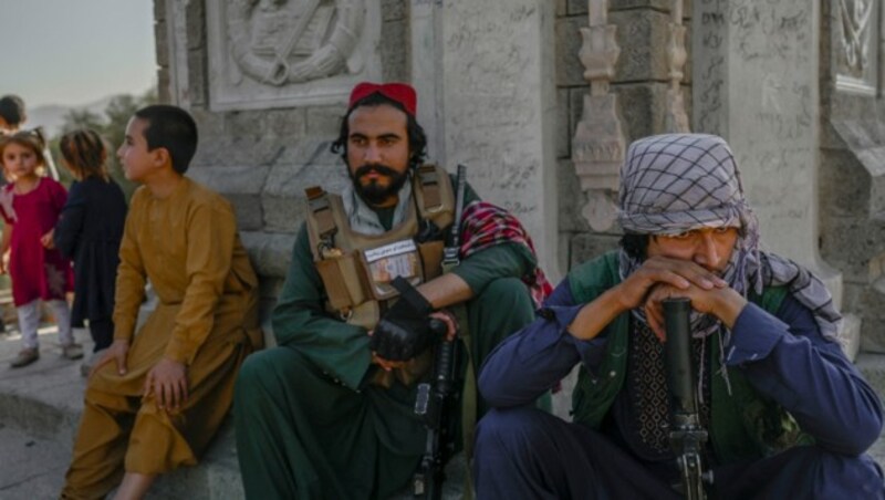 Taliban-Kämpfer in Kabul (Bild: AFP)