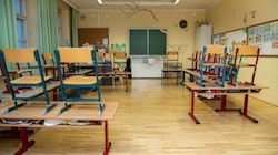 Viele Klassenzimmer in Salzburg bleiben derzeit leer. (Bild: Berger Susi)
