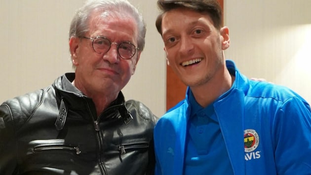 Jürgen Todenhöfer (li.), Mesut Özil (Bild: Twitter.com/Mesut Özil)