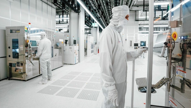 Der Halbleiter-Konzern Infineon betreibt in Villach eine Chipfabrik mit Hunderten Mitarbeitern. (Bild: Infineon)