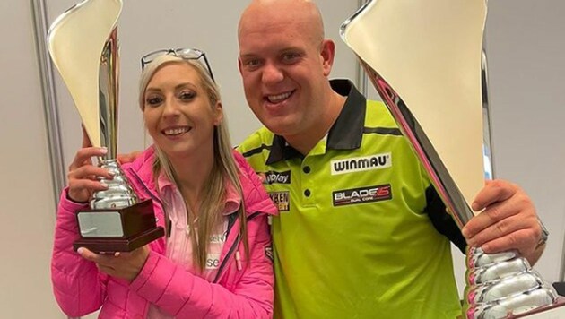 Fallon Sherrock (li.), Michael van Gerwen (Bild: Instagram.com/mvg180)