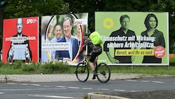 SPD-Kandidat Olaf Scholz führt weiterhin in den Umfragen. Doch aufgrund vieler unentschlossener Wähler ist das Rennen um das Kanzleramt noch nicht entschieden. (Bild: APA/dpa/Arne Dedert)