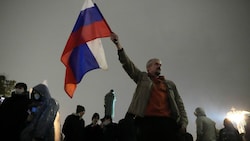 In Moskau wurde gegen das Wahlergebnis protestiert - es gibt zahlreiche Berichte über Manipulationen. (Bild: AP)