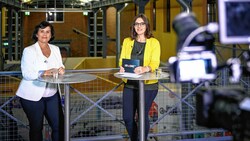 Birgit Gerstorfer (SPÖ) mit „Krone“-Redakteurin Barbara Kneidinger im krone.tv-Interview (Bild: Alexander Schwarzl)