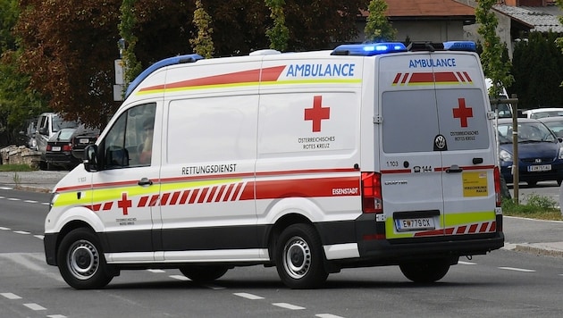 The 68-year-old was immediately taken to hospital, but succumbed to his serious injuries there (symbolic image). (Bild: P. Huber)