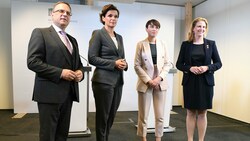 Die Klubobleute August Wöginger (ÖVP), Pamela Rendi-Wagner (SPÖ), Sigrid Maurer (Grüne) und Beate Meinl-Reisinger (NEOS) (Bild: APA/HELMUT FOHRINGER)