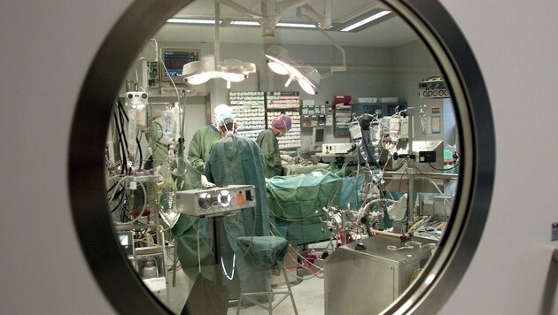 33 Corona-Patienten sind in Niederösterreich derzeit auf Intensivstationen. (Bild: CHRISTOF BIRBAUMER)