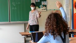 Masken- und Testpflicht an Schulen (Symbolfoto) führten kaum zu Problemen - nur in Kärnten läuft ein Prozess. (Bild: Brenek Malena)