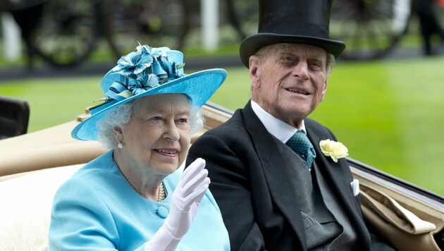 Queen Elizabeth II. und Prinz Philip (Bild: APA/AP Photo/Alastair Grant)