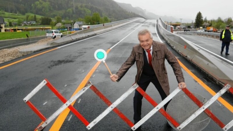 SPÖ-Verkehrsreferent Anton Lang gibt für die Entschärfung der Ennstalstraße grünes Licht (Bild: Christian Jauschowetz)