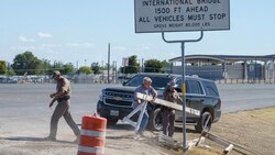 Die texanische Polizei öffnete den Grenzübergang nach Mexiko wieder. Das Camp in Del Rio wurde aufgelöst. (Bild: AFP)
