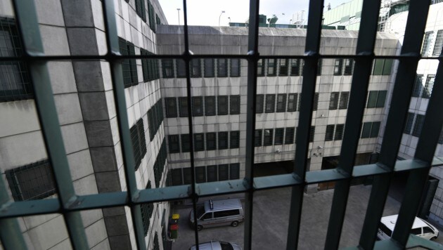 Blick in den Innenhof der Justizanstalt Josefstadt in Wien (Archivbild) (Bild: APA/HELMUT FOHRINGER)