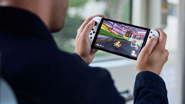 Die Nintendo Switch kann man daheim am TV-Gerät, aber auch unterwegs als Handheld verwenden – ihr Erfolgsrezept. (Bild: Nintendo)
