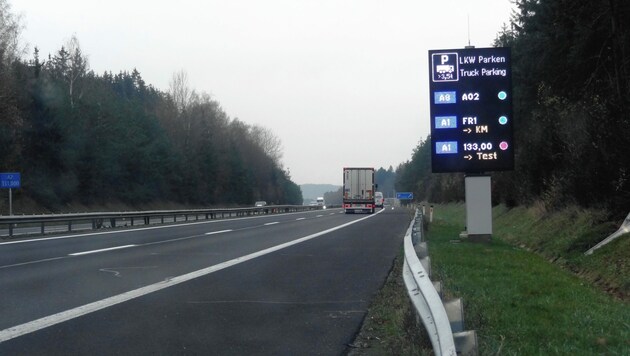 Infotafeln auf Autobahnen zeigen die Auslastung an. (Bild: ASFINAG)