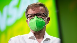 Der ehemalige Gesundheitsminister Rudolf Anschober beim Bundeskongress der Grünen im Juni in Linz (Bild: FOTOKERSCHI.AT/WERNER KERSCHBAUM)