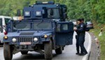 Kosovarische Polizei an der Grenze zu Serbien (Bild: Associated Press)