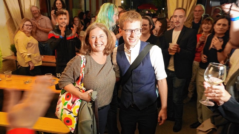 Elke Kahr and Robert Krotzer celebrated the surprising election victory of the KPÖ Graz in 2021. (Bild: Sepp Pail)