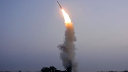 Es handle sich bei der Rakete um eine „neue Schlüsseltechnologie“, wie Pjöngjang mitteilte. (Bild: AFP/STR /KCNA VIA KNS)