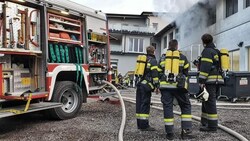 Fünf Feuerwehren standen im Einsatz. (Bild: FF Köttmannsdorf)
