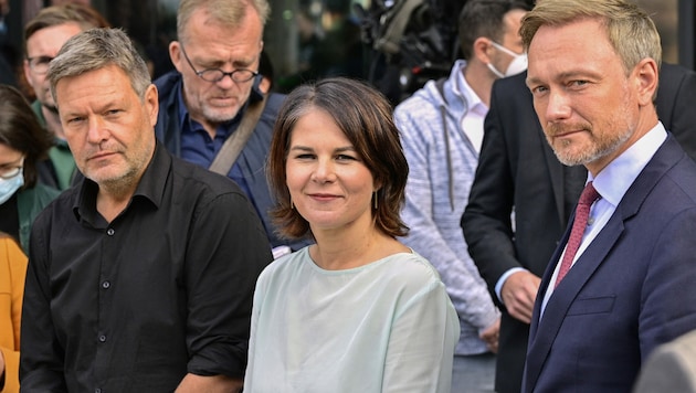 Grünen-Co-Parteichef Robert Habeck, Spitzenkandidatin Annalena Baerbock und FDP-Chef Christian Lindner (v.l.n.r.) nach dem zweiten Treffen in Berlin (Bild: AFP)