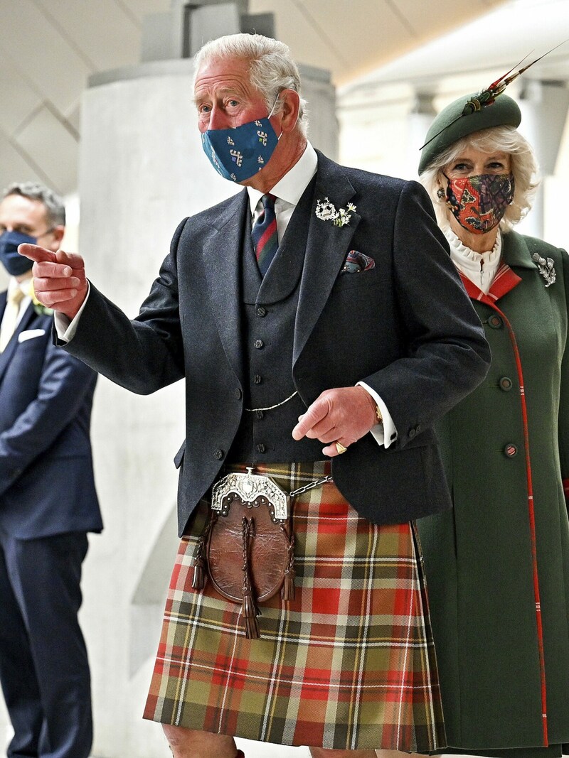 Prinz Charles und Herzogin Camilla (Bild: APA/Jeff J Mitchell/PA via AP)